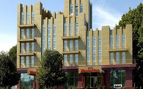 Manhattan Hotel & Restaurant